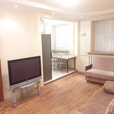 Appartment Near M. 23 Serpnya Carcóvia Exterior foto